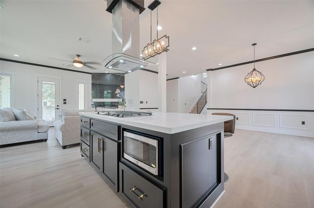 11706 Walden Road, Montgomery, TX 77356