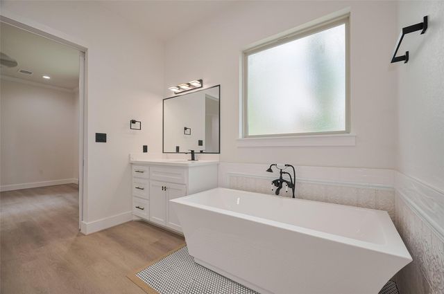 11706 Walden Road, Montgomery, TX 77356