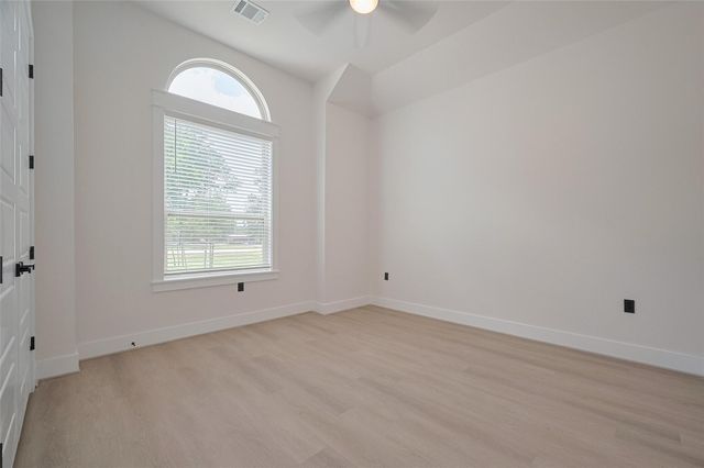 11706 Walden Road, Montgomery, TX 77356