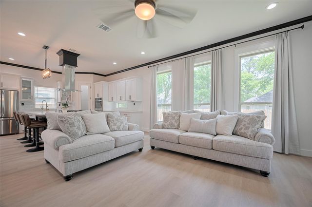 11706 Walden Road, Montgomery, TX 77356