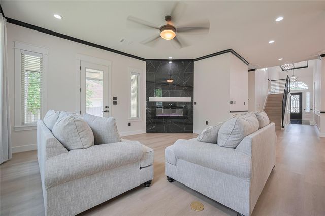 11706 Walden Road, Montgomery, TX 77356