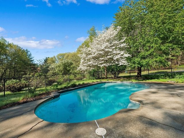 29 Bicentennial Way, Boxborough, MA 01719