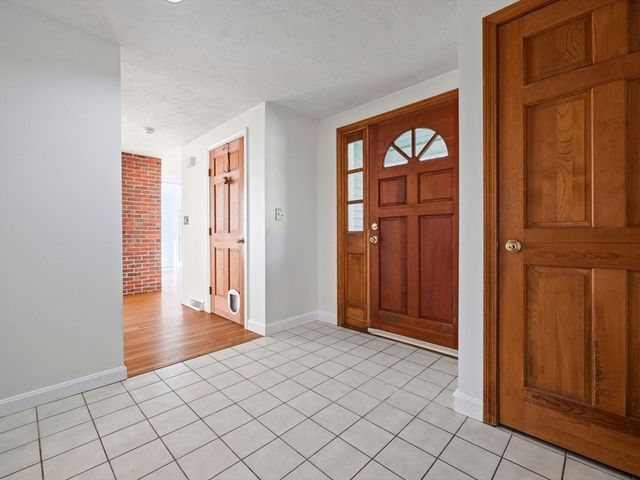 29 Bicentennial Way, Boxborough, MA 01719