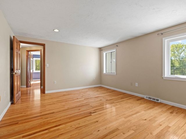 29 Bicentennial Way, Boxborough, MA 01719