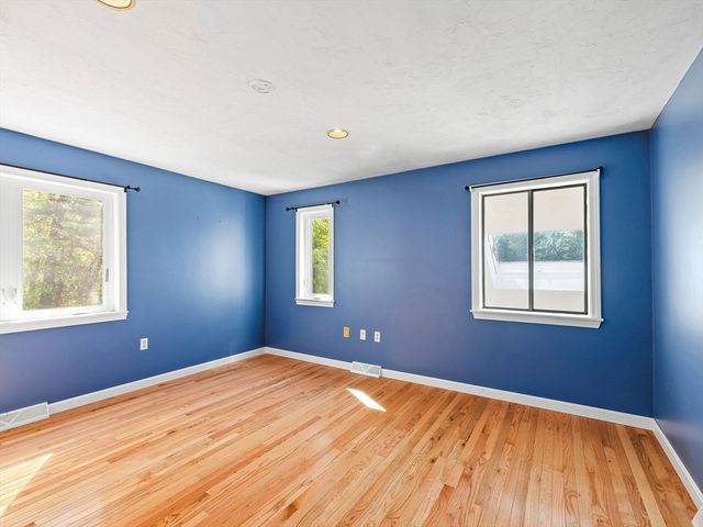 29 Bicentennial Way, Boxborough, MA 01719
