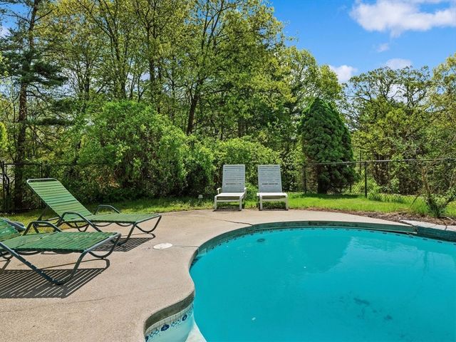 29 Bicentennial Way, Boxborough, MA 01719