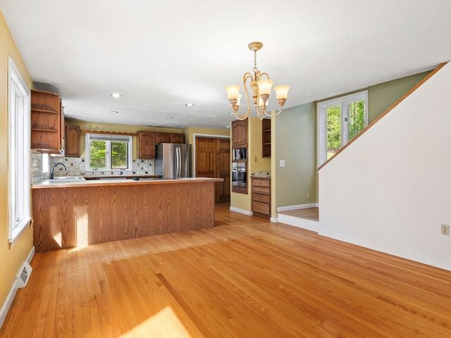 29 Bicentennial Way, Boxborough, MA 01719