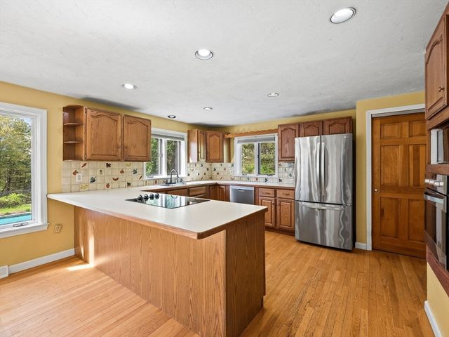 29 Bicentennial Way, Boxborough, MA 01719