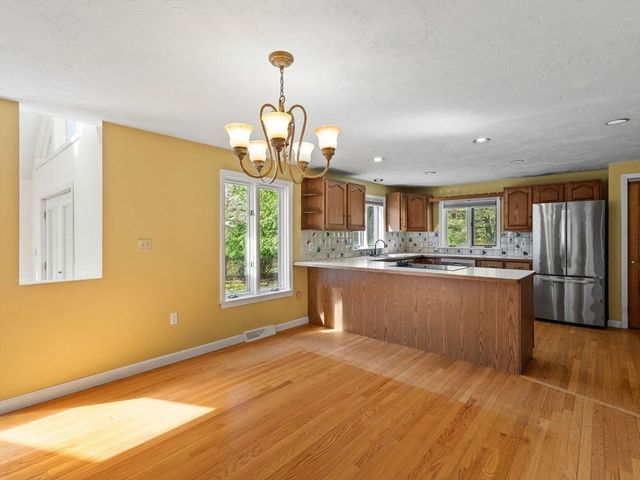 29 Bicentennial Way, Boxborough, MA 01719