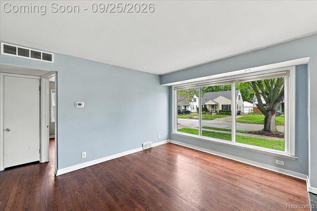317 Walnut Avenue, Royal Oak, MI 48073