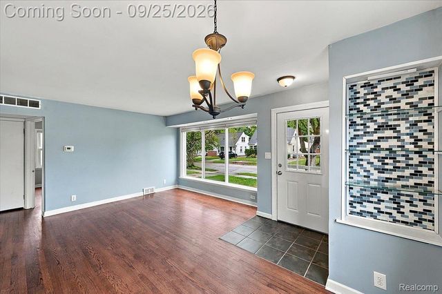 317 Walnut Avenue, Royal Oak, MI 48073