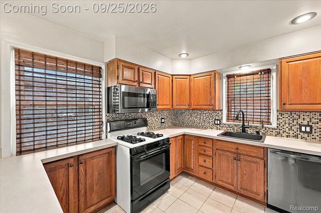 317 Walnut Avenue, Royal Oak, MI 48073