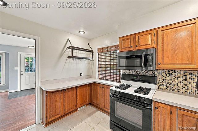 317 Walnut Avenue, Royal Oak, MI 48073