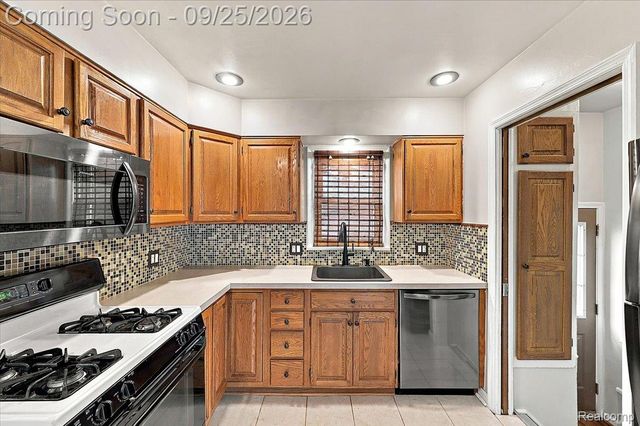 317 Walnut Avenue, Royal Oak, MI 48073