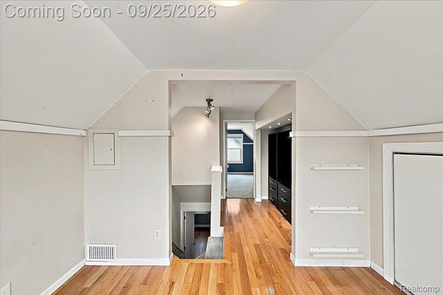 317 Walnut Avenue, Royal Oak, MI 48073
