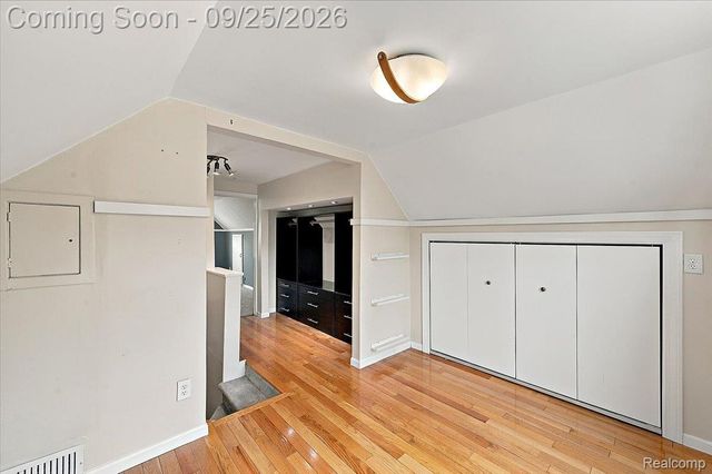 317 Walnut Avenue, Royal Oak, MI 48073