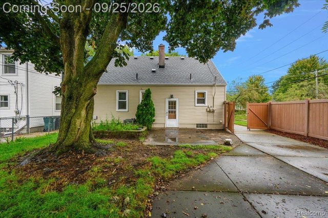 317 Walnut Avenue, Royal Oak, MI 48073