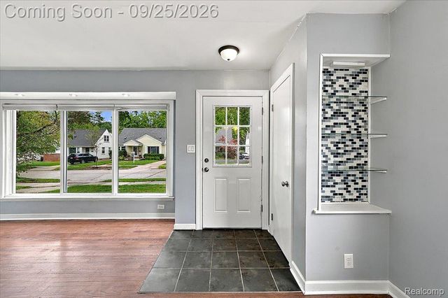 317 Walnut Avenue, Royal Oak, MI 48073