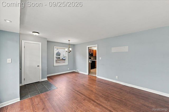 317 Walnut Avenue, Royal Oak, MI 48073