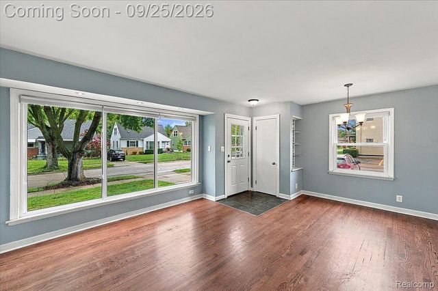317 Walnut Avenue, Royal Oak, MI 48073