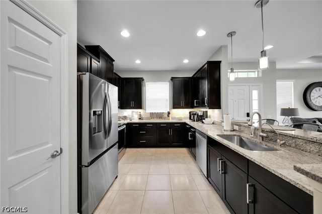 1309 Pamplico CT, Cape Coral, FL 33991