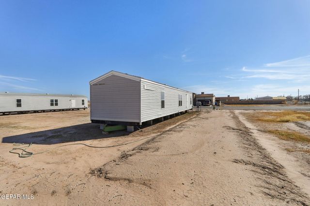 331 PLAZA BONITA Way, Clint, TX 79836