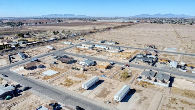 331 PLAZA BONITA Way, Clint, TX 79836