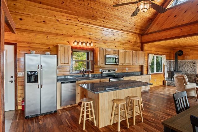 604 Hickory Ln, Hilham, TN 38568