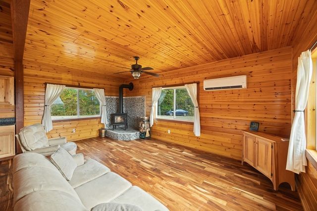 604 Hickory Ln, Hilham, TN 38568