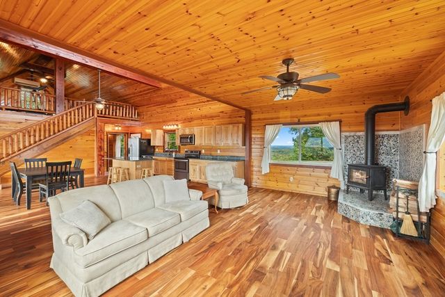 604 Hickory Ln, Hilham, TN 38568
