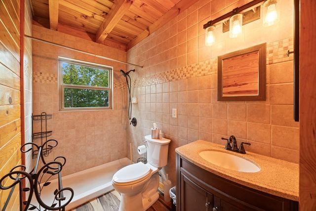 604 Hickory Ln, Hilham, TN 38568