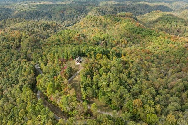 604 Hickory Ln, Hilham, TN 38568