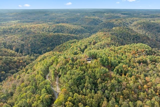 604 Hickory Ln, Hilham, TN 38568