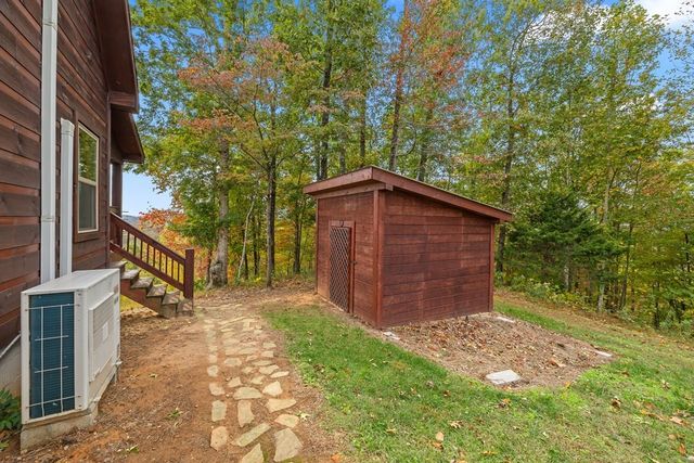 604 Hickory Ln, Hilham, TN 38568