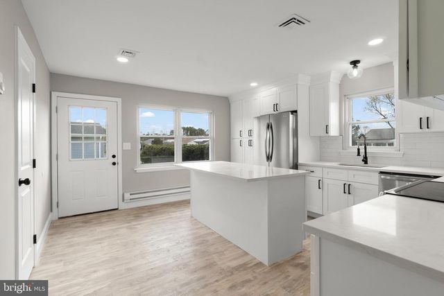 2 FARRINGTON CT, Southampton, NJ 08088