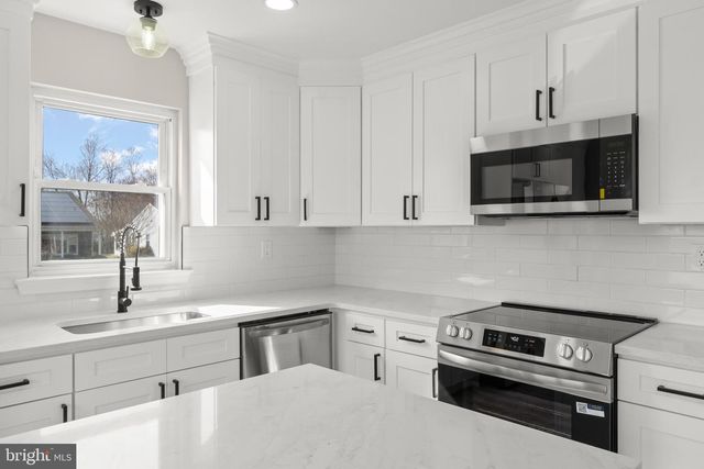 2 FARRINGTON CT, Southampton, NJ 08088