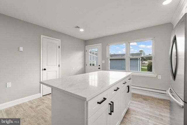 2 FARRINGTON CT, Southampton, NJ 08088