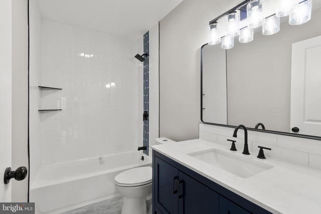 2 FARRINGTON CT, Southampton, NJ 08088