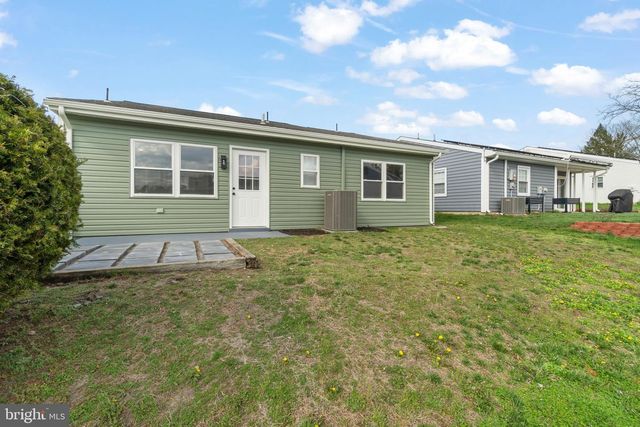2 FARRINGTON CT, Southampton, NJ 08088