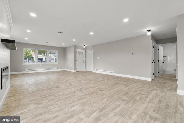 2 FARRINGTON CT, Southampton, NJ 08088