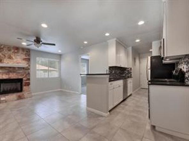 9802 Hundred Oaks CIR A, Austin, TX 78750