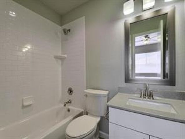 9802 Hundred Oaks CIR A, Austin, TX 78750