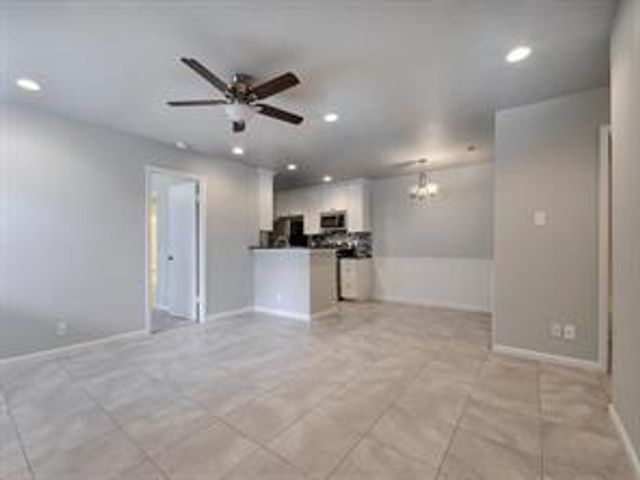 9802 Hundred Oaks CIR A, Austin, TX 78750