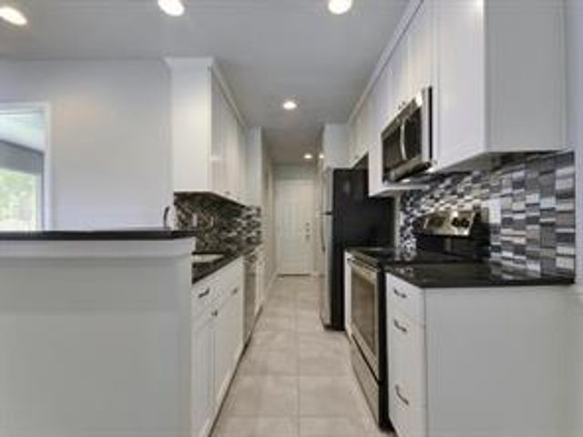 9802 Hundred Oaks CIR A, Austin, TX 78750