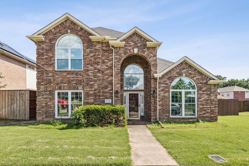 412 Kyle Lane, Lewisville, TX 75067