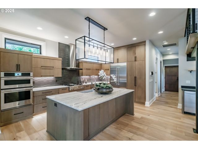 212 KURTH MEADOW Ave, Salem, OR 97306