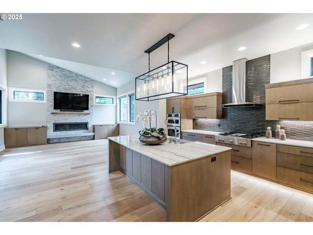 212 KURTH MEADOW Ave, Salem, OR 97306