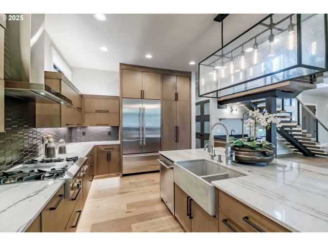 212 KURTH MEADOW Ave, Salem, OR 97306