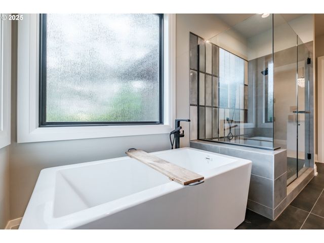 212 KURTH MEADOW Ave, Salem, OR 97306