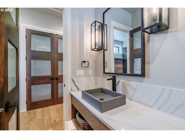 212 KURTH MEADOW Ave, Salem, OR 97306